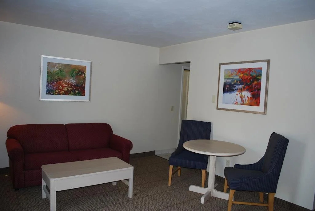 Clinton Inn & Suites