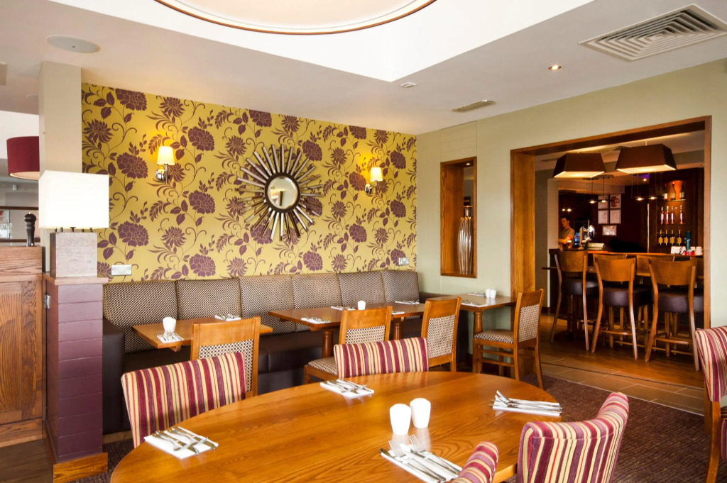 Premier Inn Edinburgh Airport - M9 Jct1