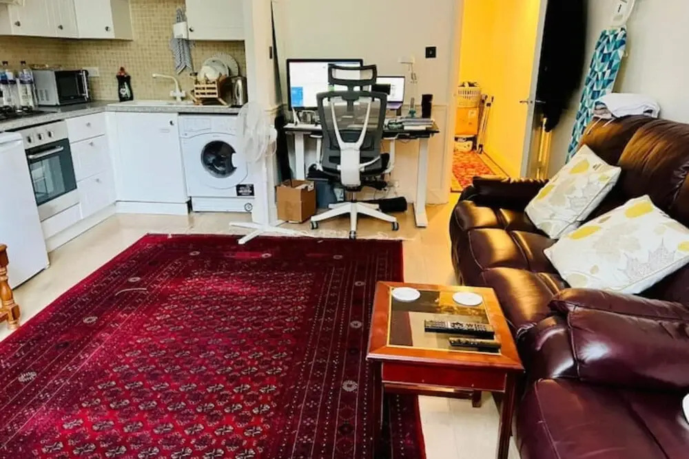 Comfortable 2 Bedroom Apartment in West London