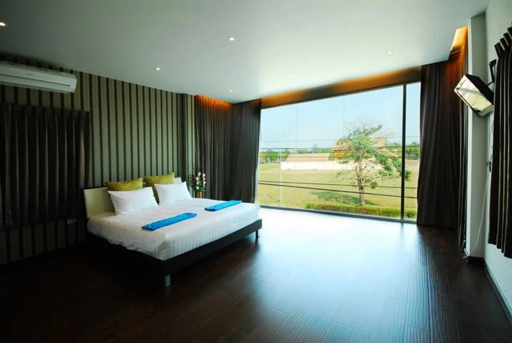 Aria Lake and Golf Villa