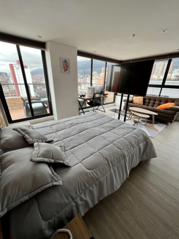 Charming Chapinero Lodge Urban Retreat w