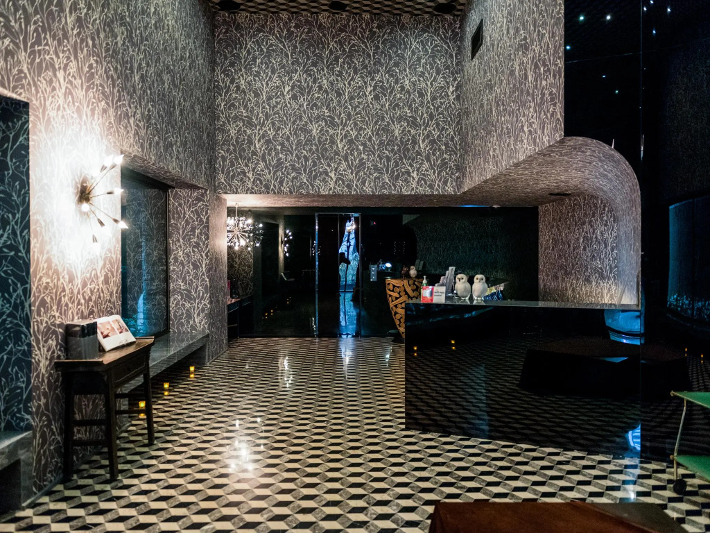 Snow hotel