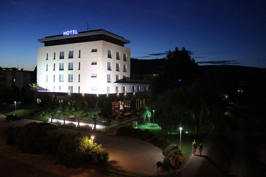 Hotel Mogorjelo
