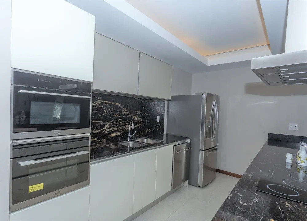 Condo Paradisus by Kivoya
