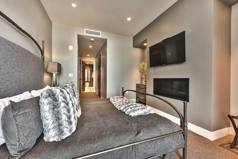 Deer Valley One Empire Pass Ski-in/ski-out 3 Bedrooms 3 Bathrooms Cond