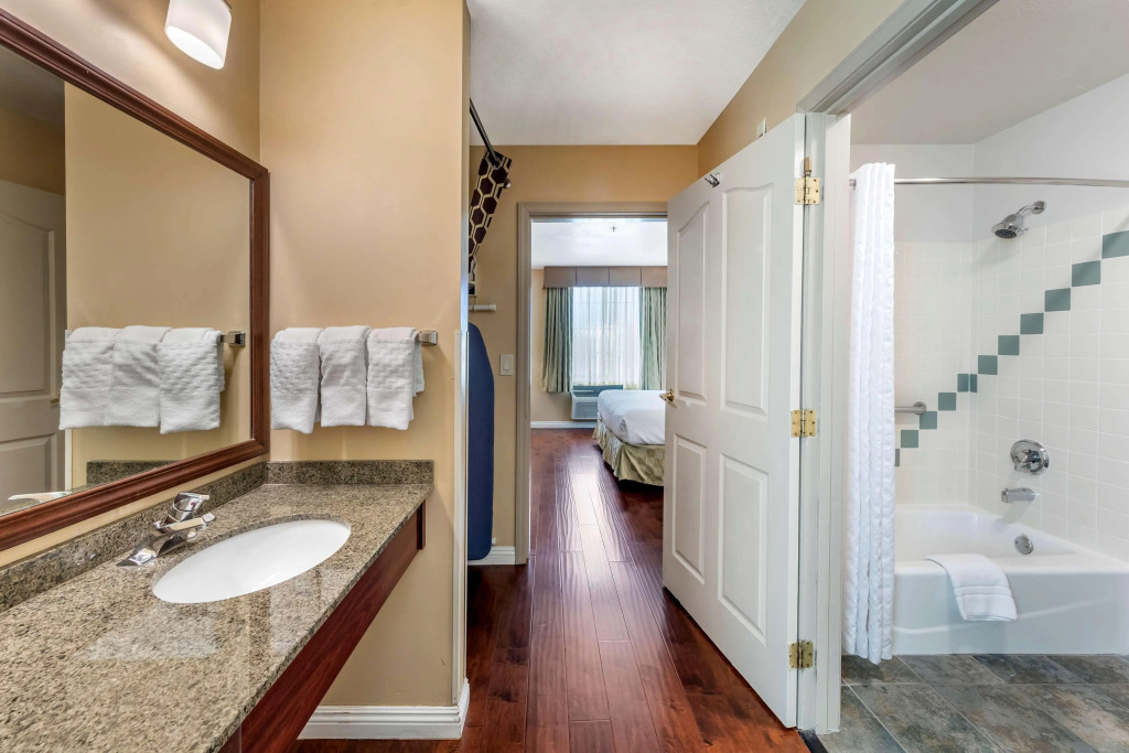Best Western Plus John Jay Inn & Suites