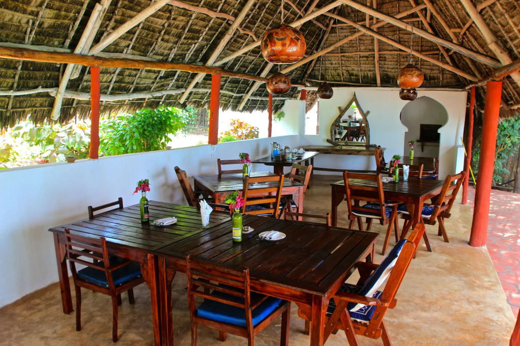 Sazani Beach Lodge and Tidal Lounge