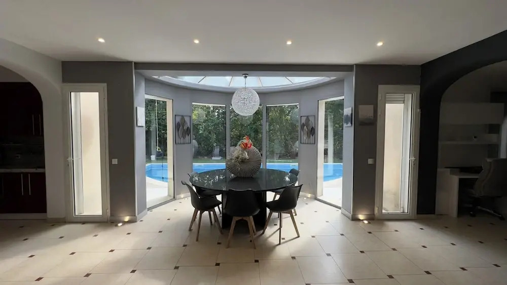Villa piscine confort, barbecue