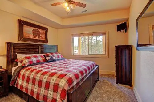 Grand Moose Lodge Home