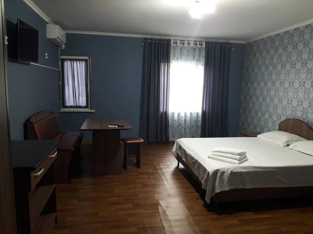 Guest House on ul Yaltinskaya 121 A