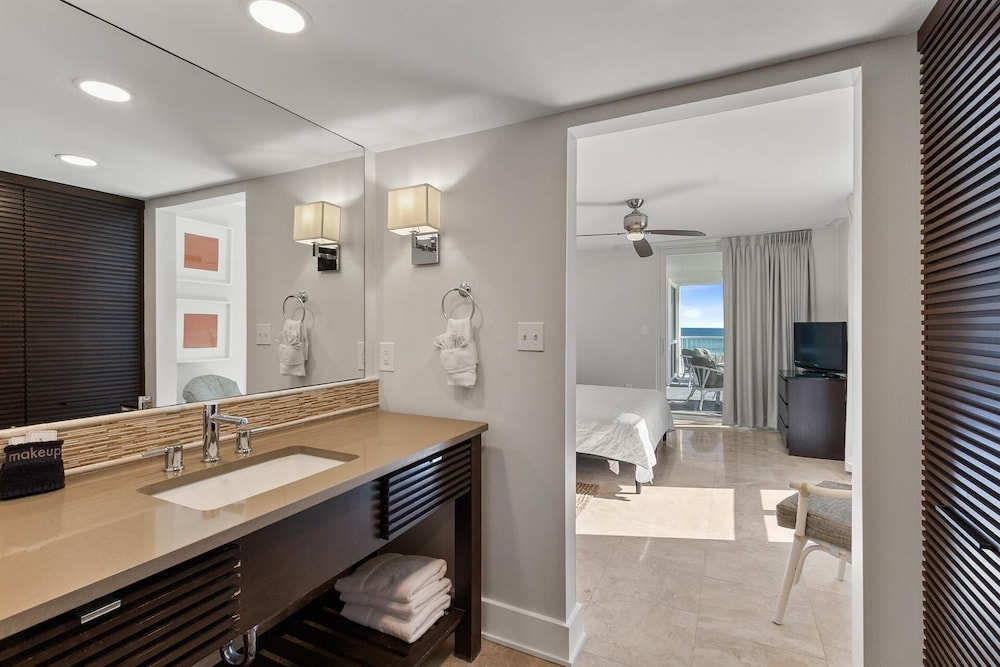 Shoreline Towers 2056 3 Bedroom Condo