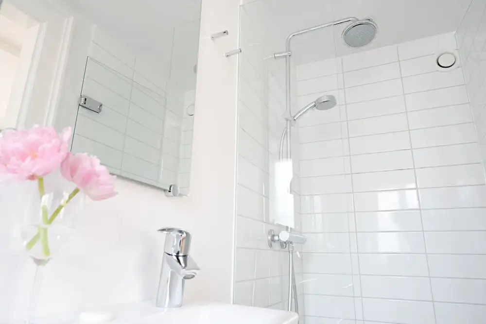 Sanders Penny - Cute 2-bdr Apt in City Center