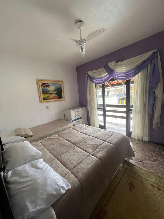 Casa Para Veranear Com Piscina, 5 Quartos, Avenida Da Praia, Balneário Piçarras