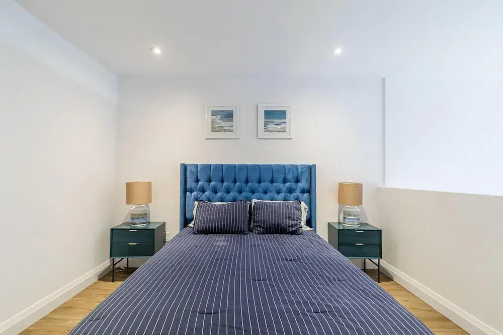 2BR 2 Storey Loft Free Parking Gym 6