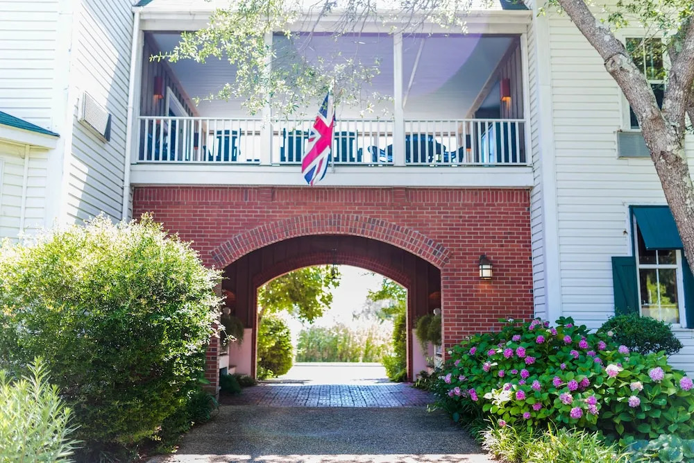 Roanoke Island Inn
