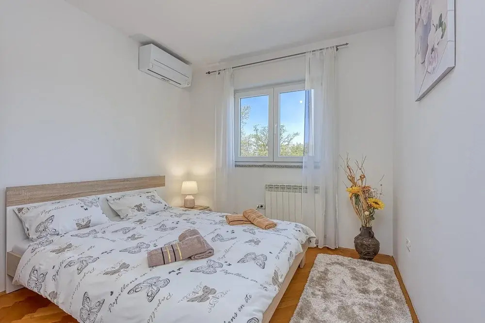 App Mariella 150m From the sea