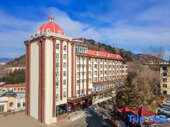 Aifeel Hotel (Tonghua Municipal Government Yuhuangshan Park)