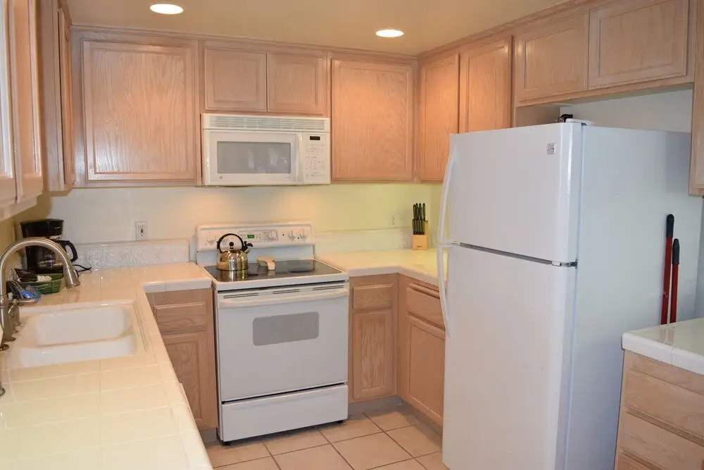 303 Casa Bella 2 Bedroom Condo by Redawning