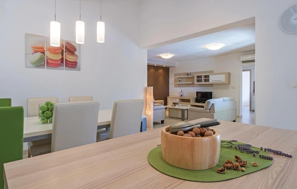 Gorgeous Home In Galizana