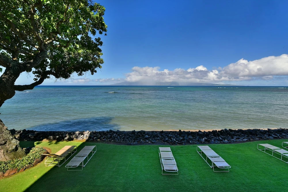 Kahana Reef 120 by RedAwning