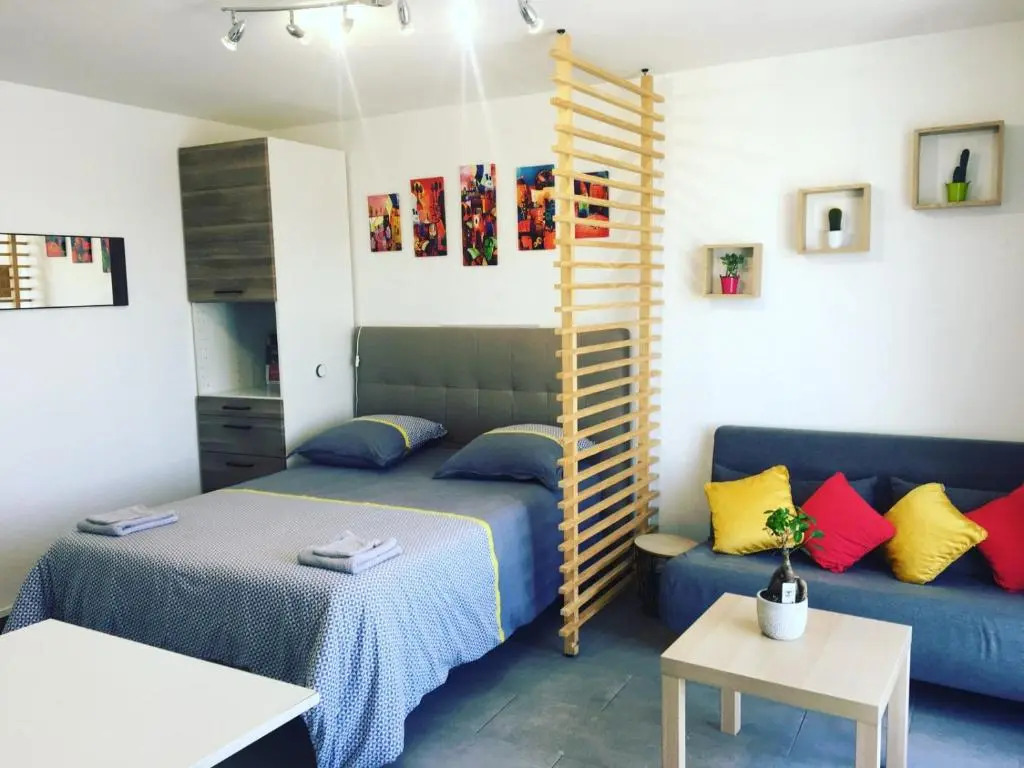 Suite Athéna - Melun gare RER - Balcon et parking