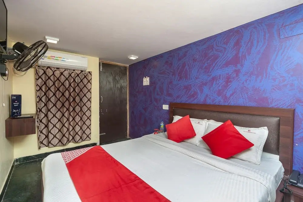 OYO 13006 Arumbakkam Inn
