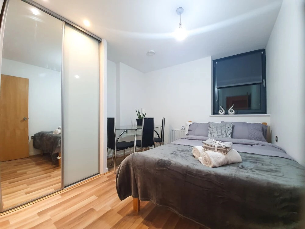 Livestay 3 Bed Apt on 8th Floor With Amazing Views
