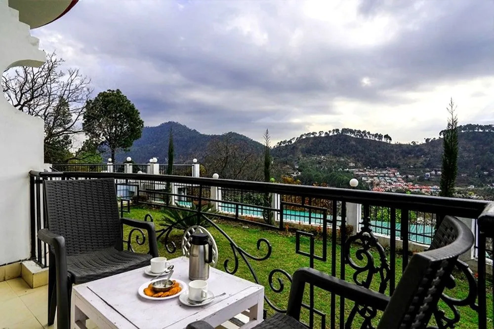 Goroomgo Sapphire Inn Bhimtal
