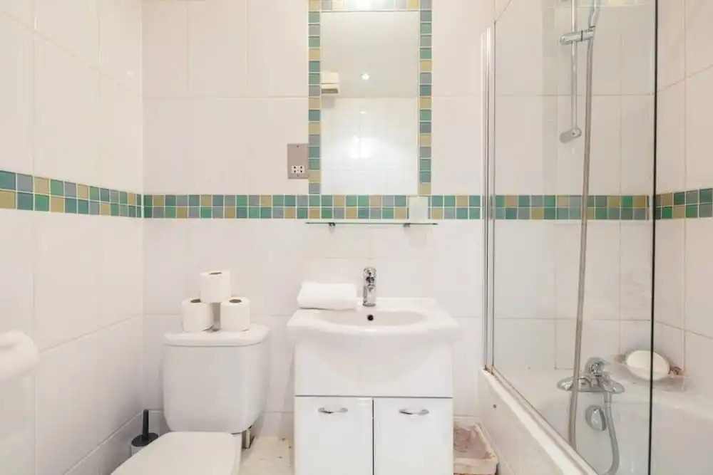 Modern 2bed 2bath Near the Oval