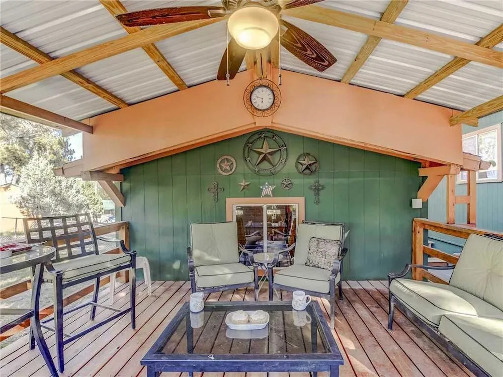 Foxfire Haven - Three Bedroom Cabin with Hot Tub