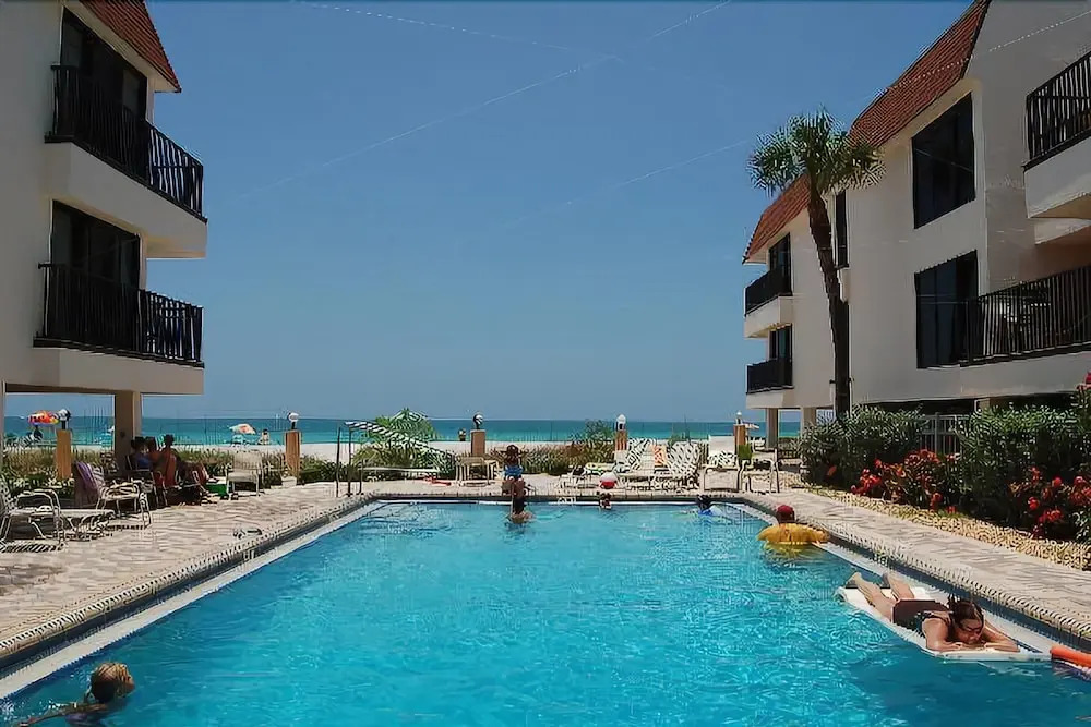 Waters Edge 110N Condo
