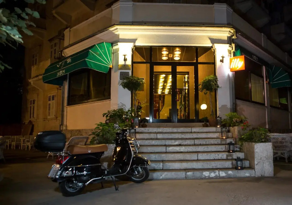 Hotel Sumratin