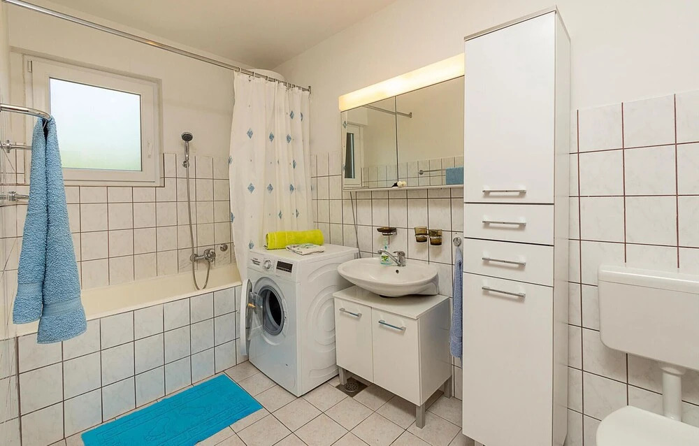 Amazing Apartment in Porec With Wifi and 2 Bedrooms