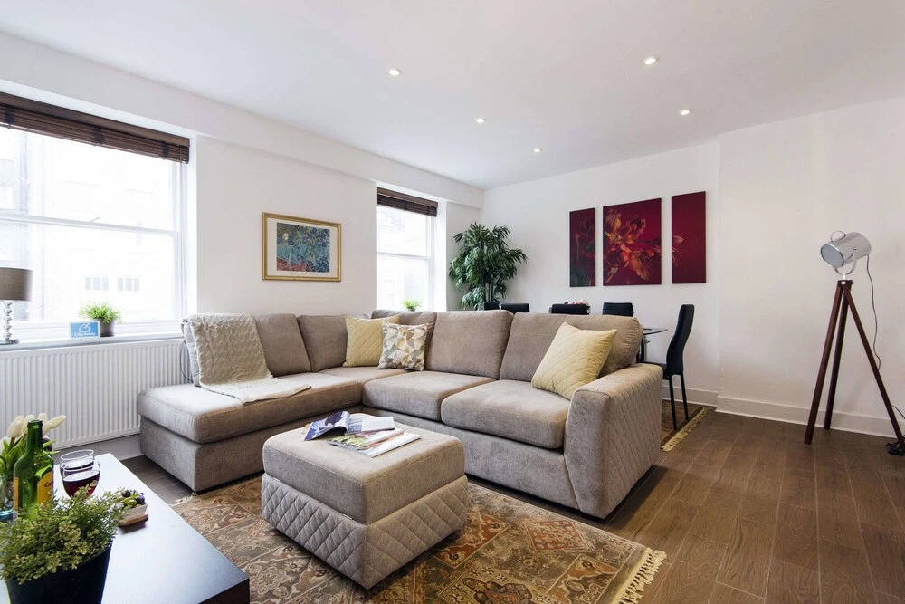 Stunning  Queensway Apartment - SGS