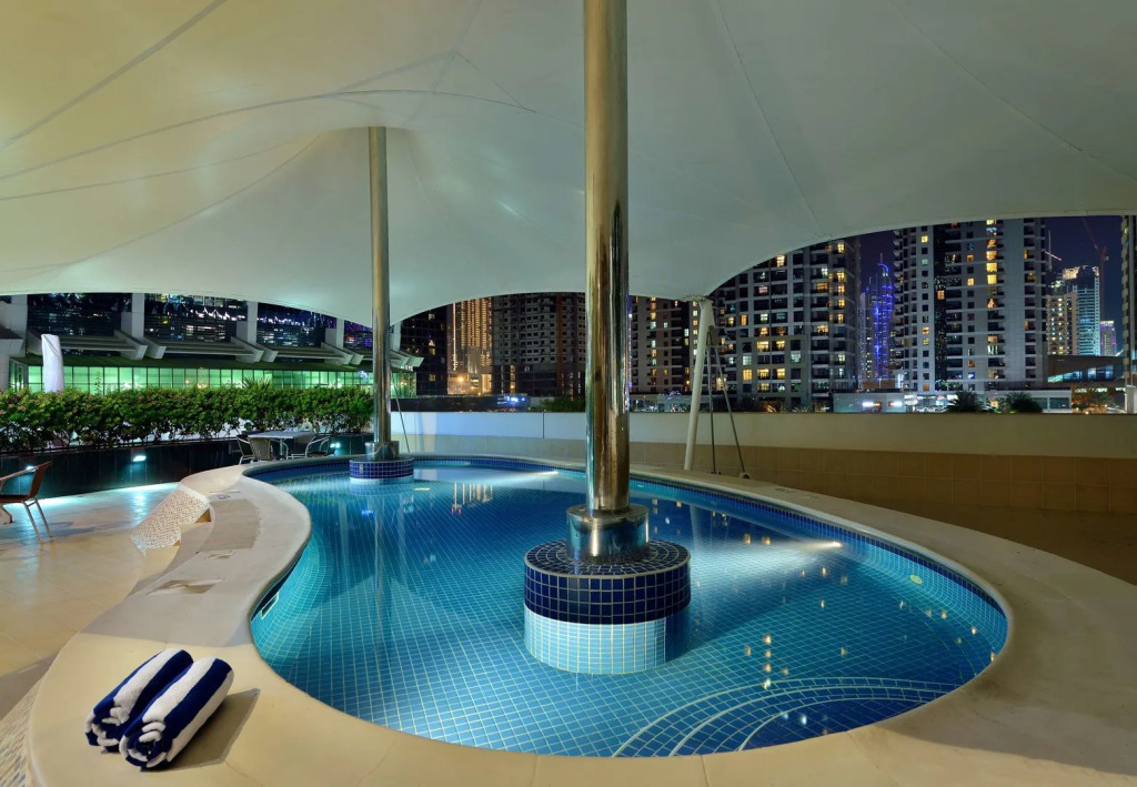 Oaks Liwa Heights Hotel Suites
