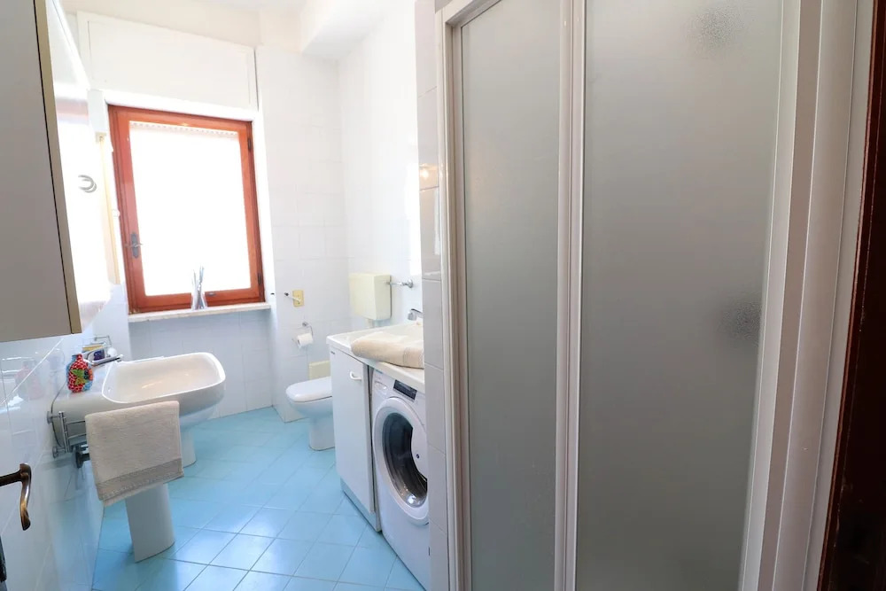 Central Apartment with Wi-Fi, Air Conditioning & Balcony with Sea View; Garage