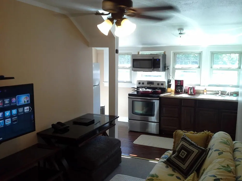 JARVIS West Blvd 6BD Villa by Edgewater Park Downtown