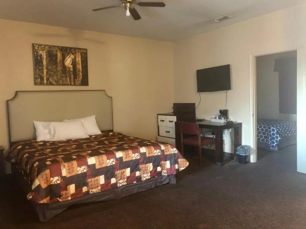 Lone Star Inn & Suites