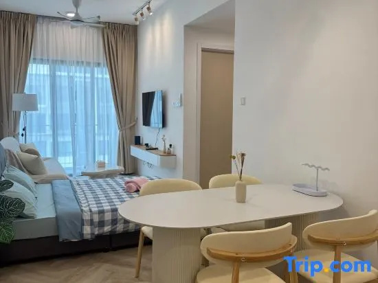 Upton | Near Timberland medical, Aeon by HopeHome