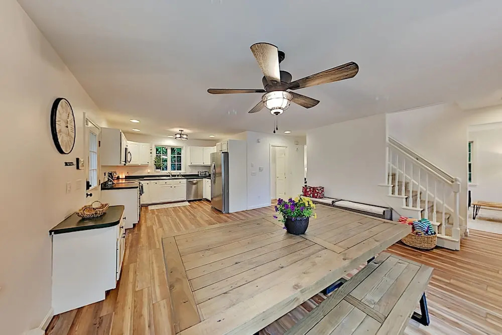 76overrd 3 Bedroom Home