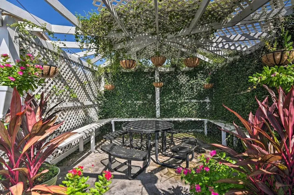 Refreshing Galveston Condo w/ 2 Balconies!