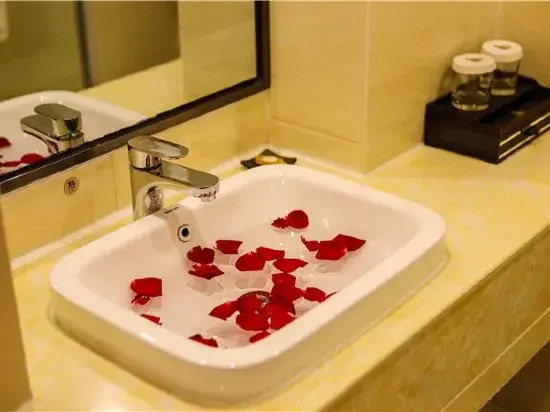 Ruiling Yayuan Hotel