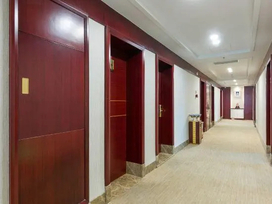 Yi Long Hotel