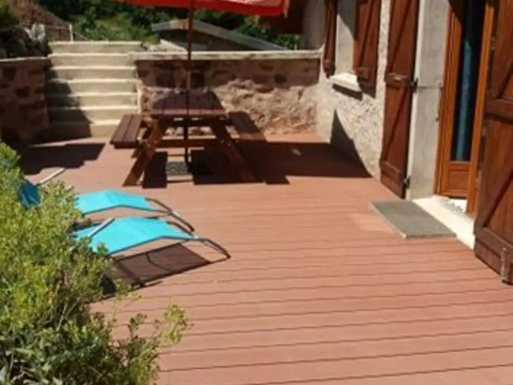Charmant meublé au calme, proche cascades, randos, chevaux, parking et terrasse privée, WiFi gratuit - FR-1-589-365
