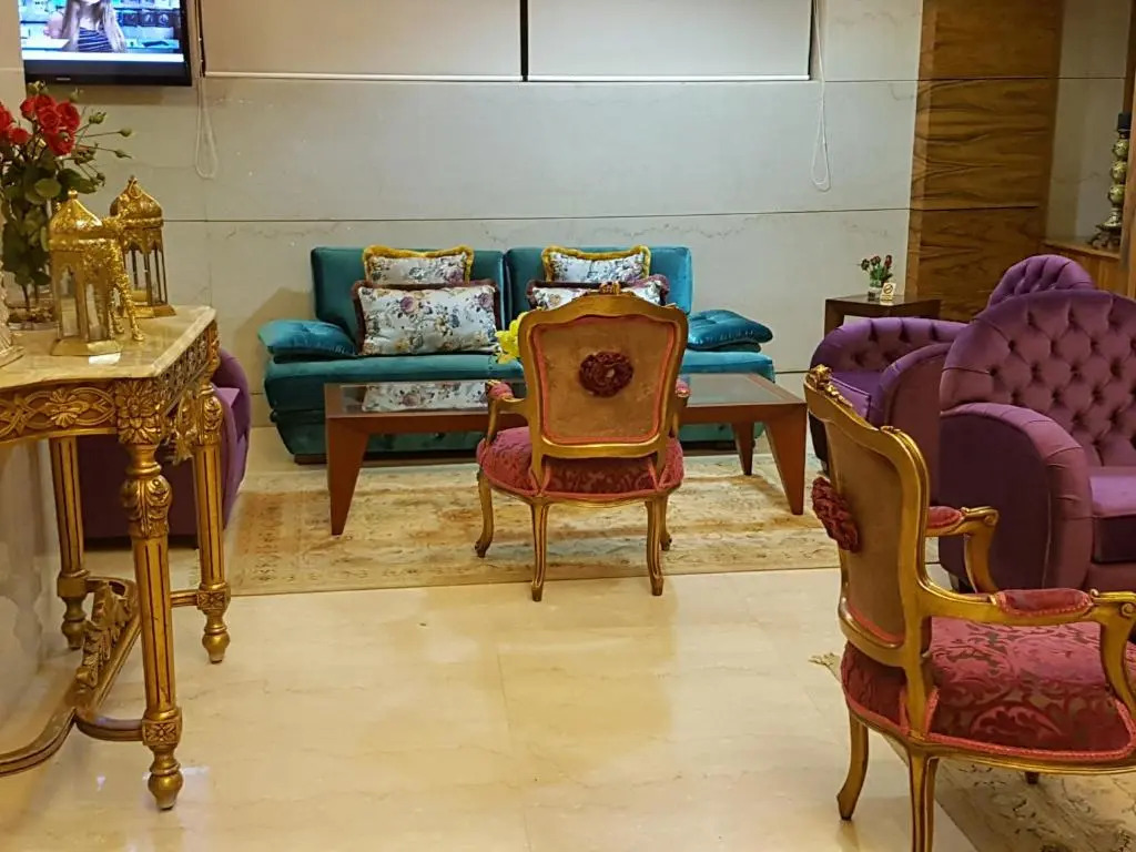 King Suites Hotel