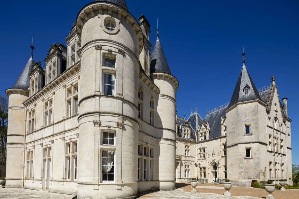 Château De Mirambeau