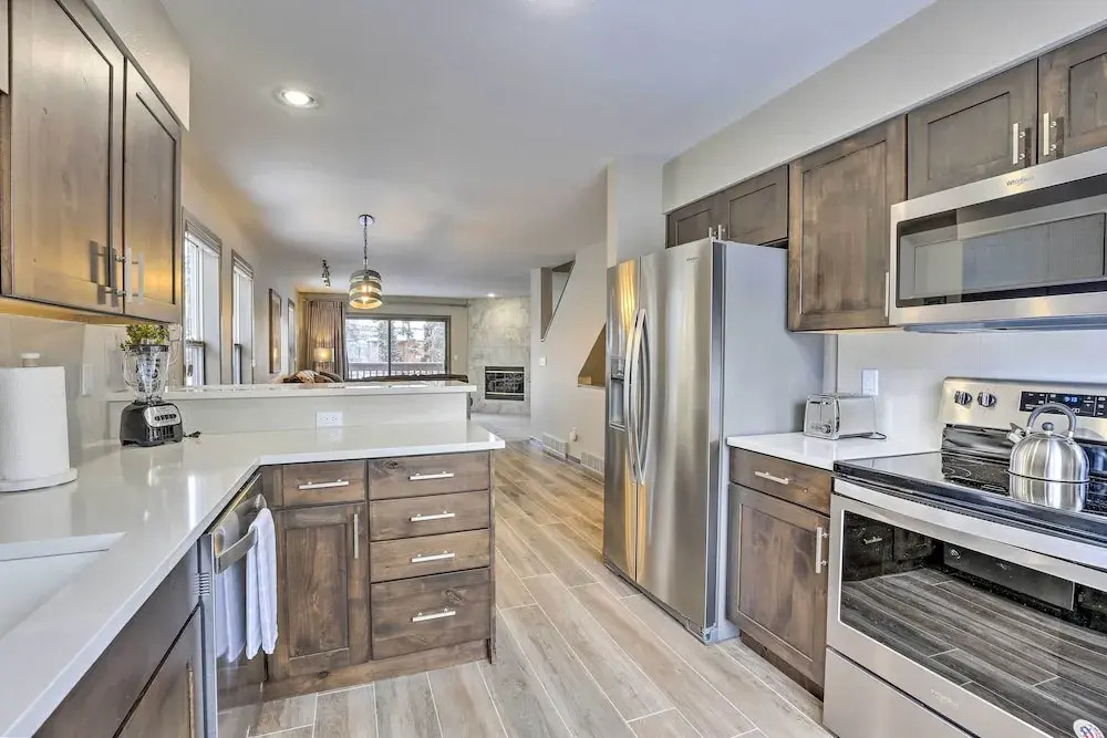 8 Mi to Copper Mtn: Sleek Frisco Townhome w/ Views