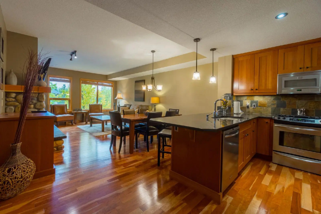Rundle Cliffs Lodge by Spring Creek Vacation
