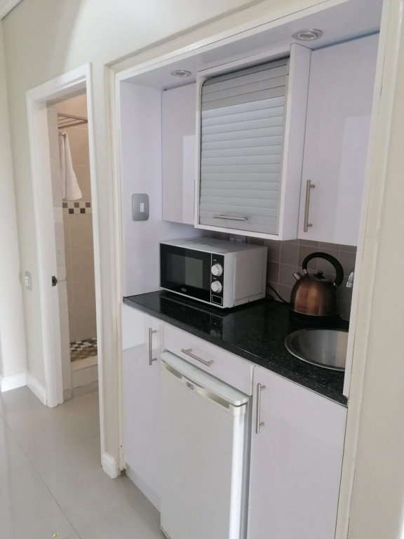 Beachfront resort @51 Brookes Hill Suites