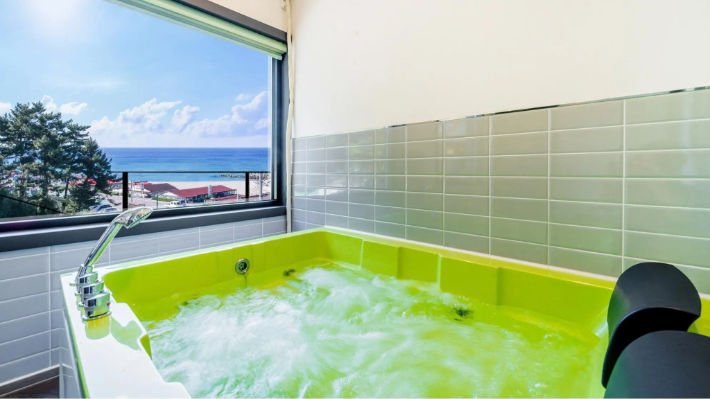 Gangneung Pradaevas Pension / Усадьба Сонёчан
